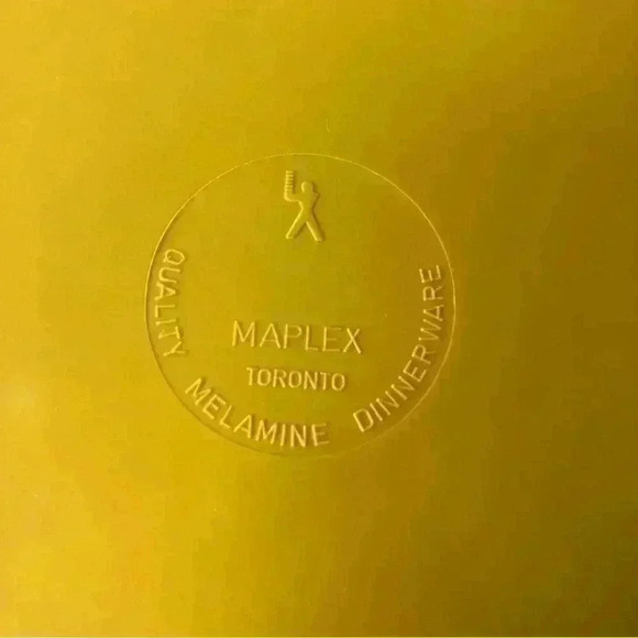 13 pieces  Maplex Melamine dinnerware in harvest gold - Picture 9 of 10